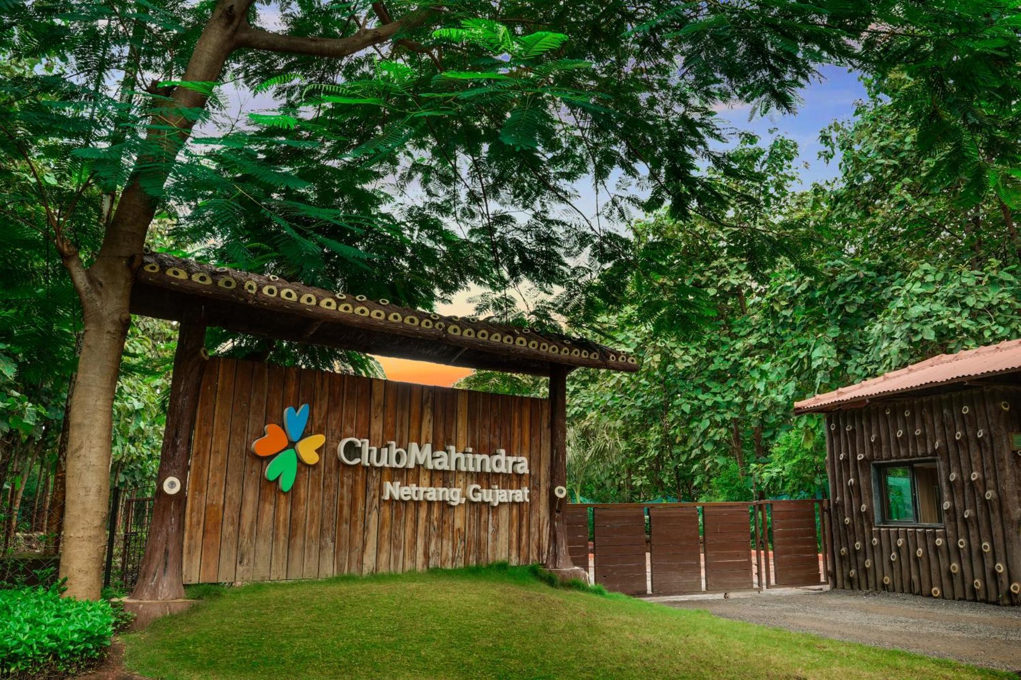 Hotel Club Mahindra Netrang Exterior foto